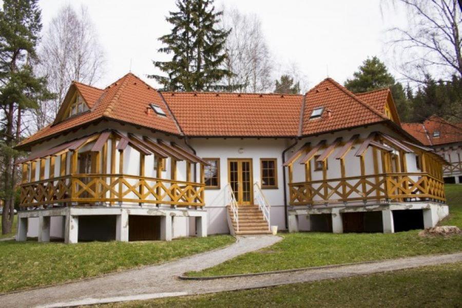 Hotel Na Jezere Horní Planá Exteriör bild